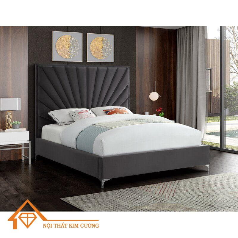 Giường bọc nệm: Giường bọc nệm sẽ giúp bạn tận hưởng giấc ngủ tuyệt vời và thoải mái hơn bao giờ hết. Với lớp nệm êm ái và kết cấu chắc chắn, giường bọc nệm là lựa chọn hoàn hảo để trang trí và nâng cao tiện ích không gian phòng ngủ của bạn.