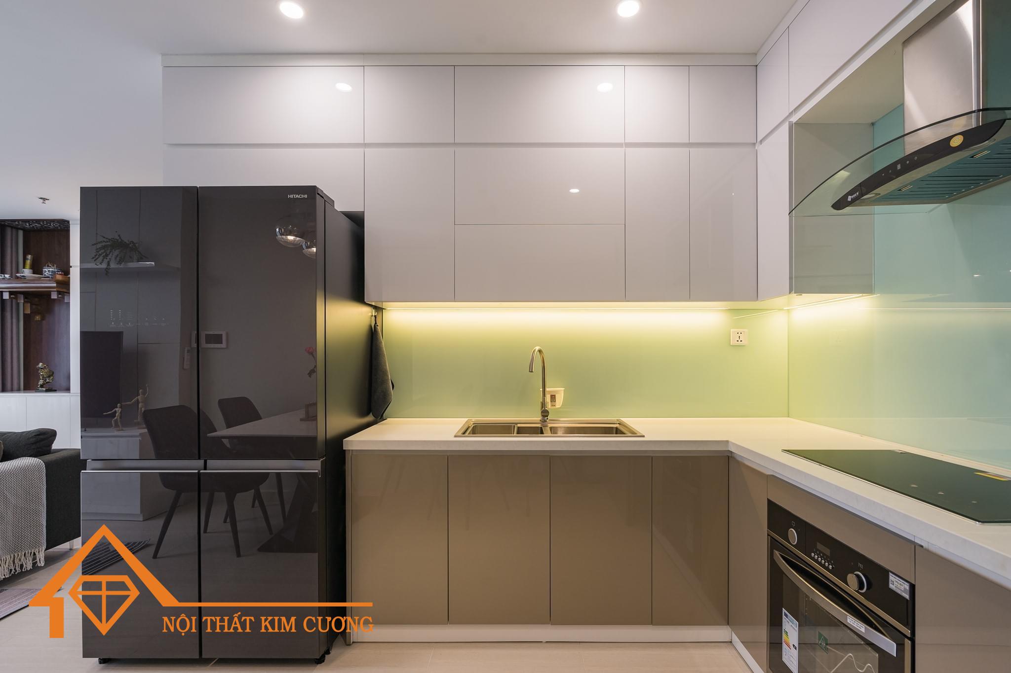 Sản phẩm Tủ bếp góc L TBL116 mang lại không gian bếp tiện nghi và khoa học, mang đến sự tiện lợi và vẻ đẹp cho căn bếp của bạn. Xem hình ảnh để tìm hiểu thêm về sản phẩm này.