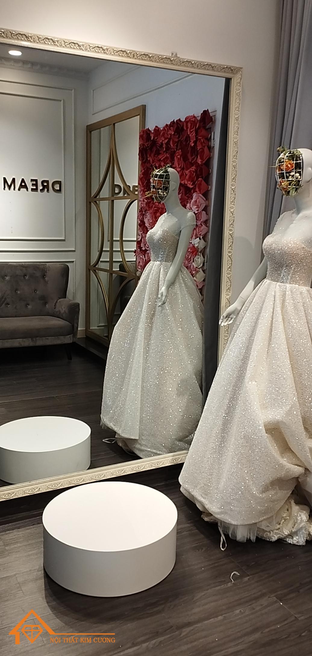 Bục tròn cho cô dâu thử váy cưới  Hàng sơn 2k trắng bóng không xuống màu  nhé các anhchị Studio  Nhận đặt hàng thiết kế theo yêu cầu Web 